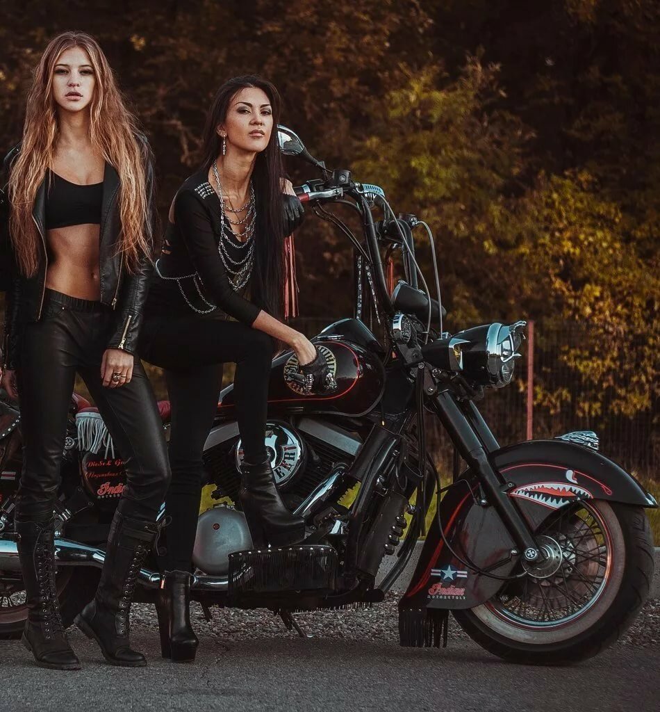 Beautiful girls and bikes in Guarulhuis