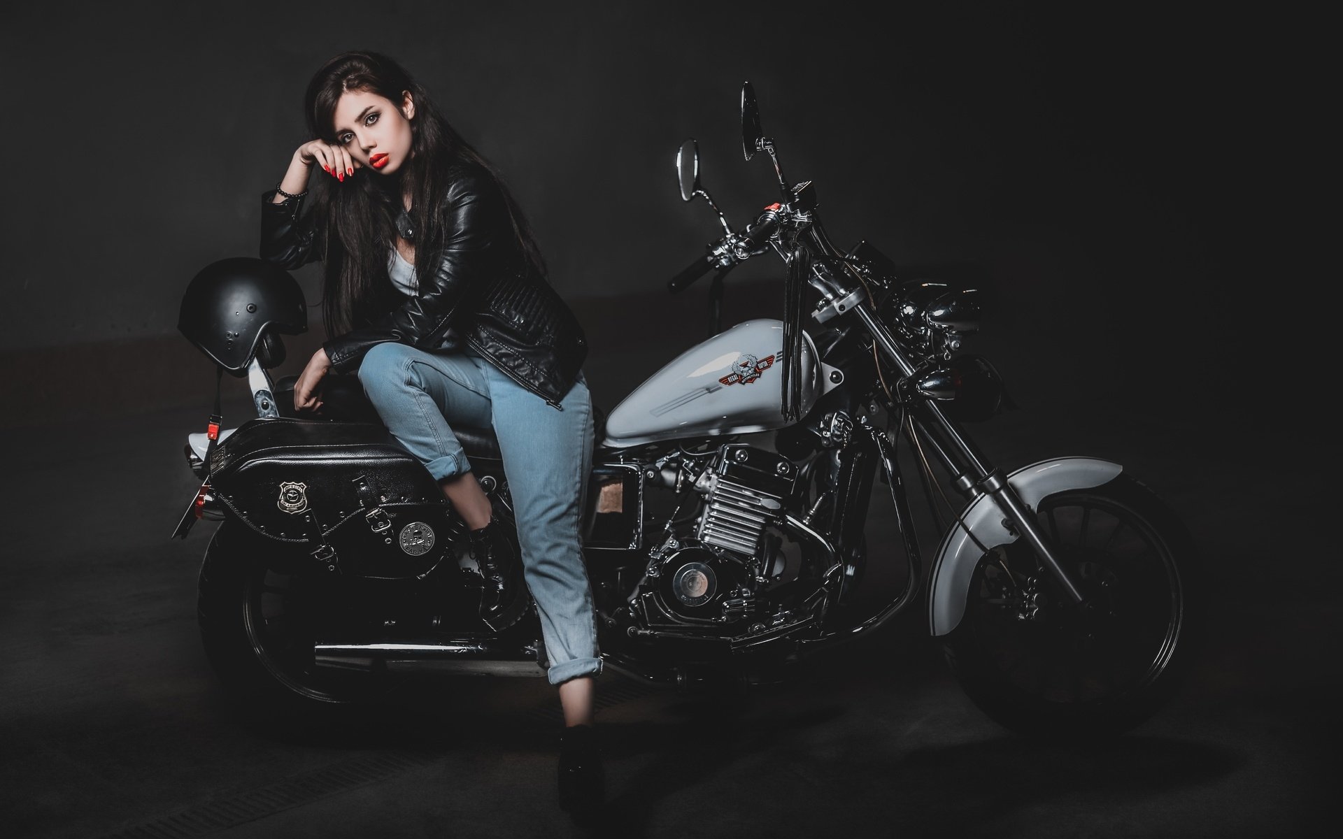 Biker girls: style and drive in Guarulhuis