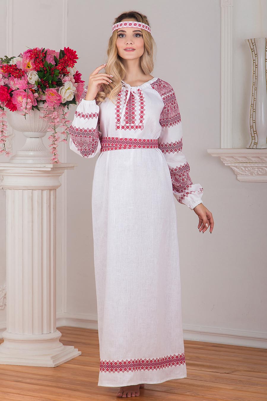 Women in Slavic costumes in Guarulhuis