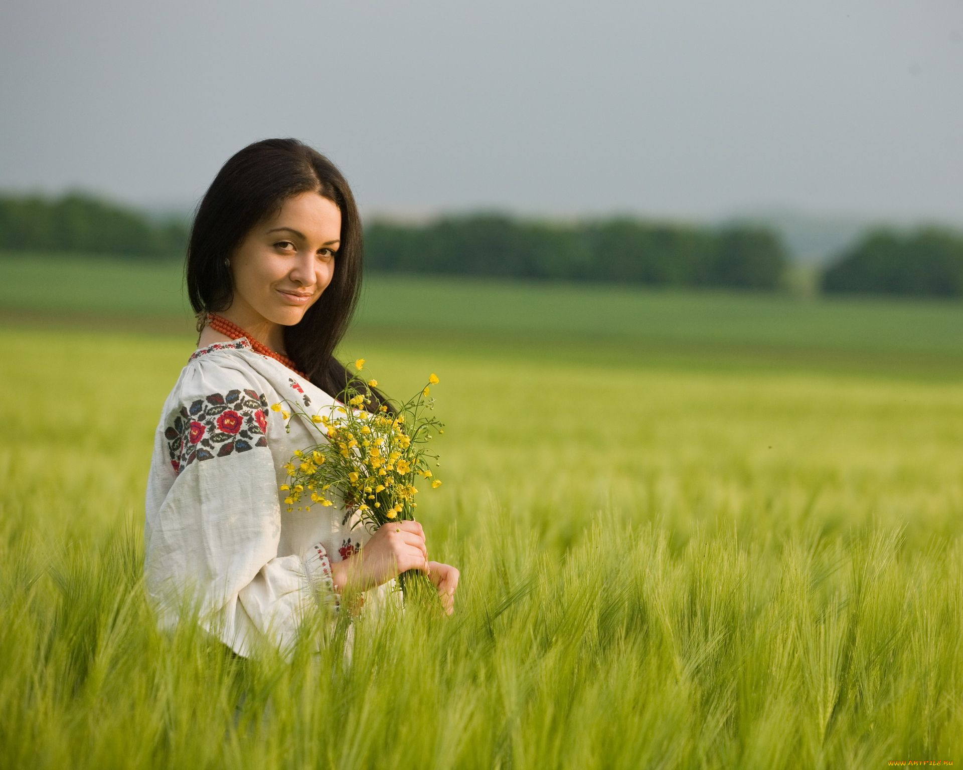 Women in Slavic costumes in Guarulhuis