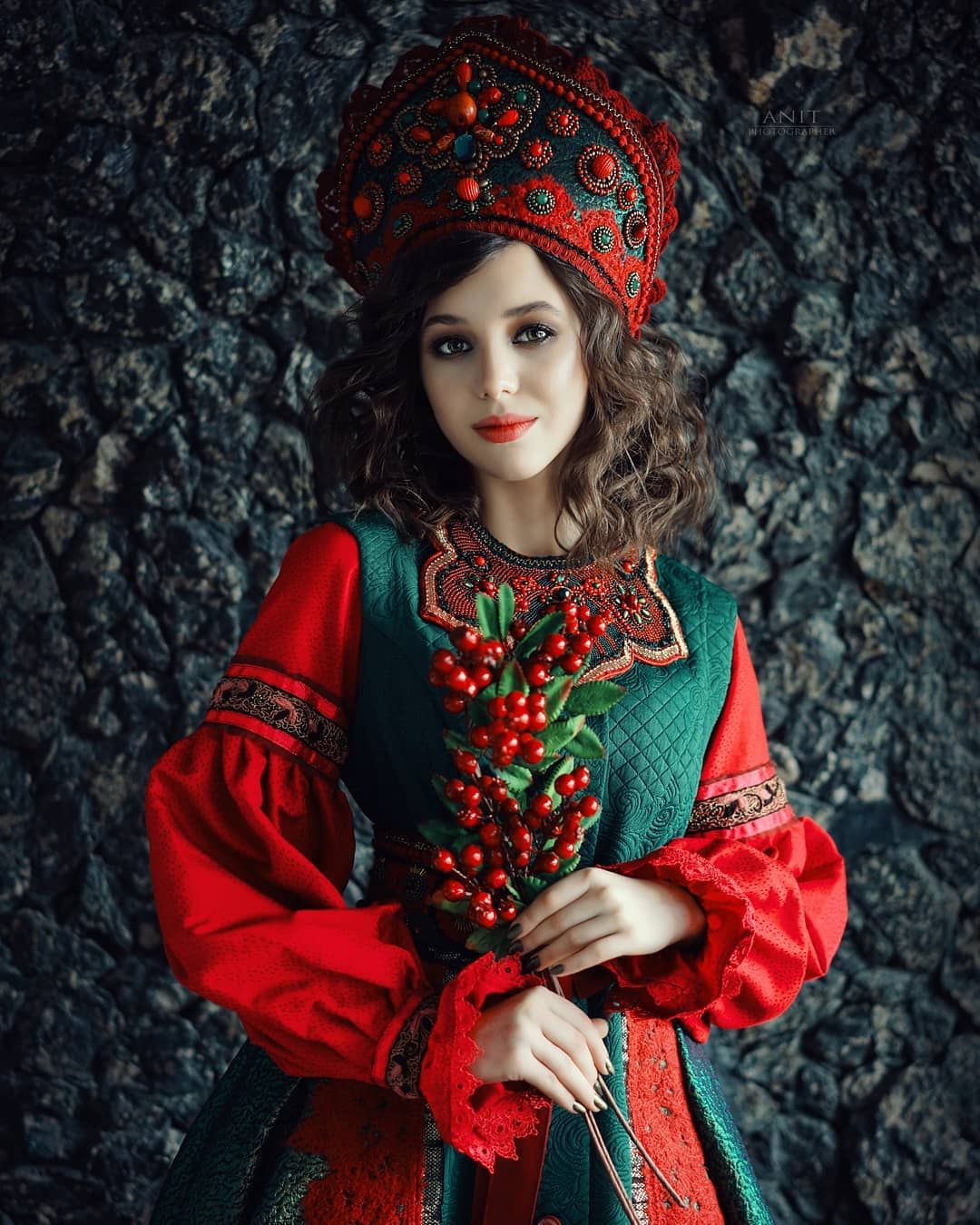 Nude girl Women in Slavic costumes in Guarulhuis