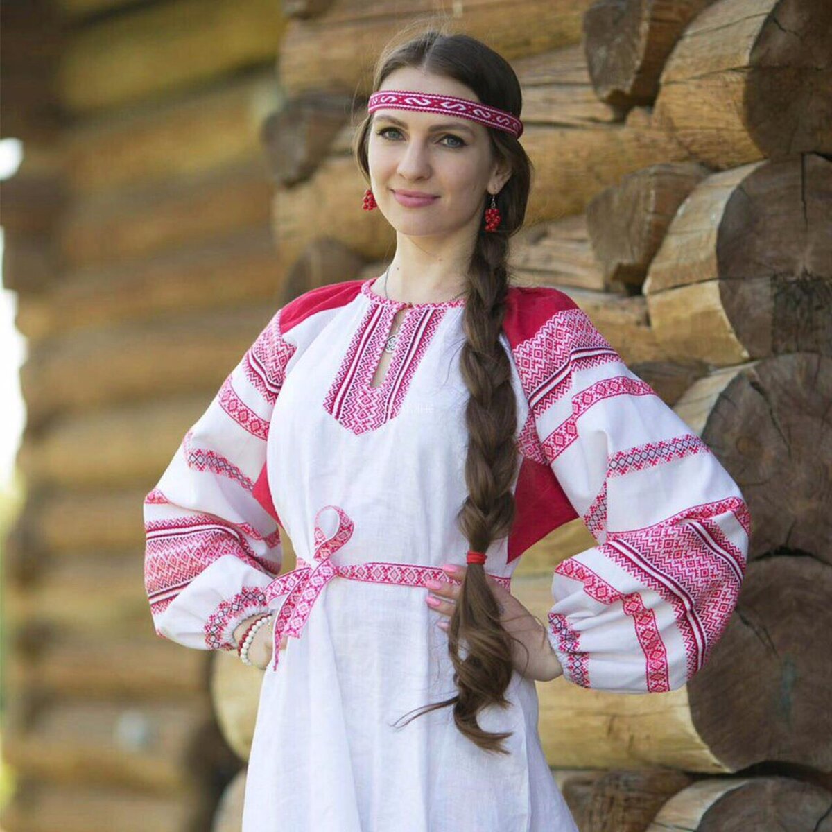 Girls in Slavic costumes in Guarulhuis
