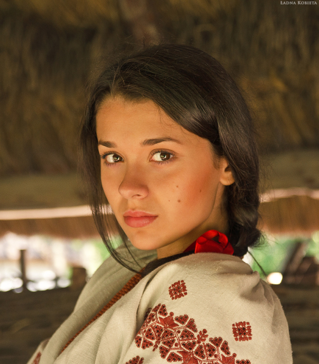 Girls in Slavic costumes in Guarulhuis