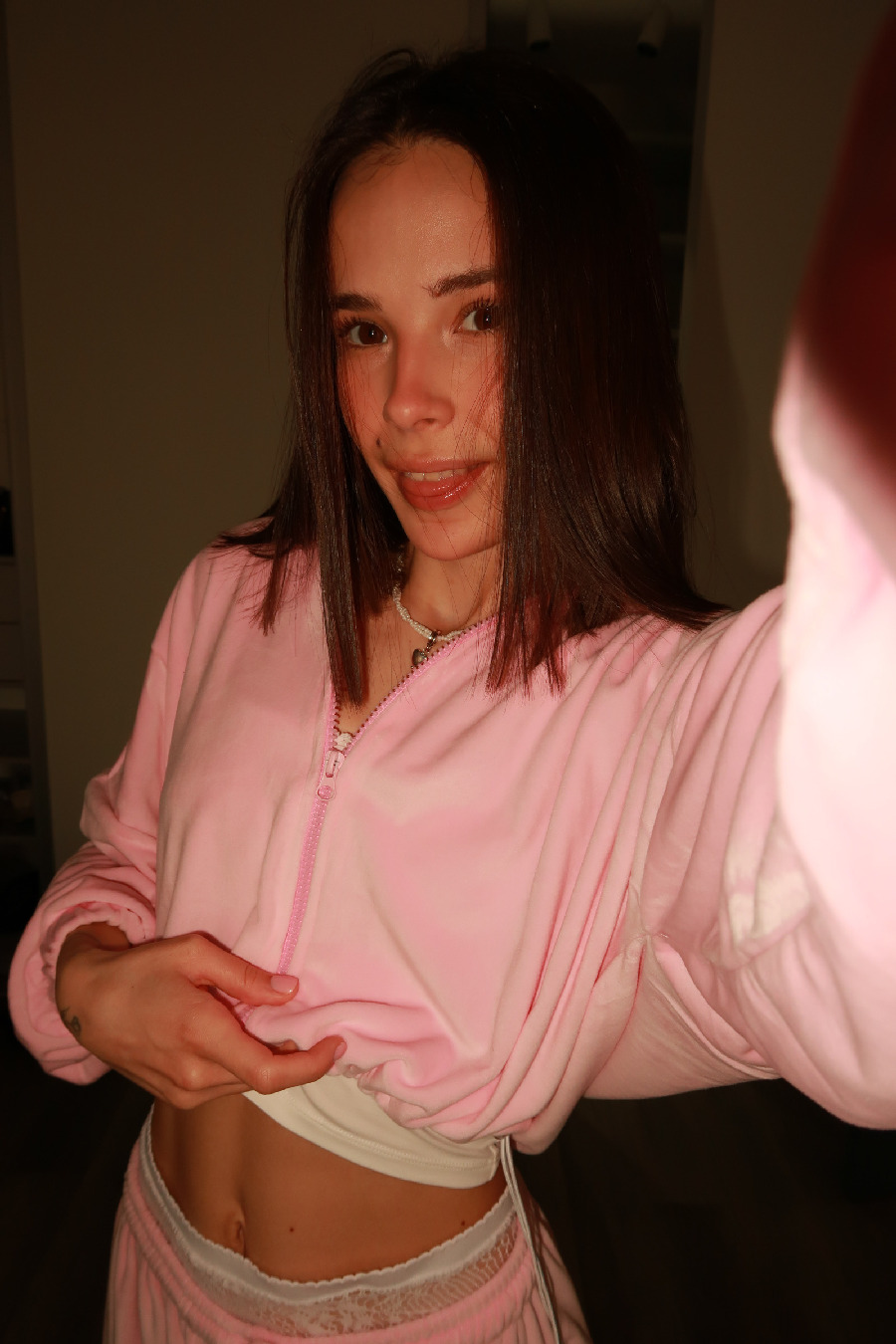 Tina brings the glow — live moments in Guarulhuis